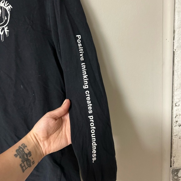 H&M x Smiley Black Long Sleeve “Give Love Back” Tee - Picture 4 of 6